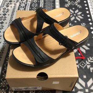 Revere Rio slide sandals in onyx/black lizard 9M